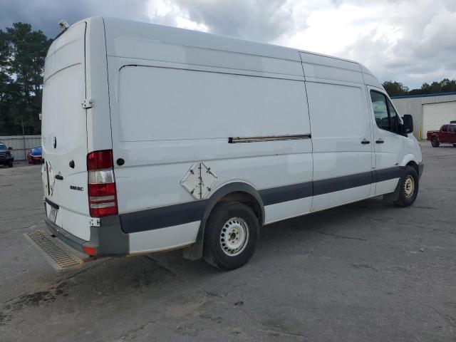 WD3PE8CB6C5674084 - 2012 MERCEDES-BENZ SPRINTER 2500 WHITE photo 3