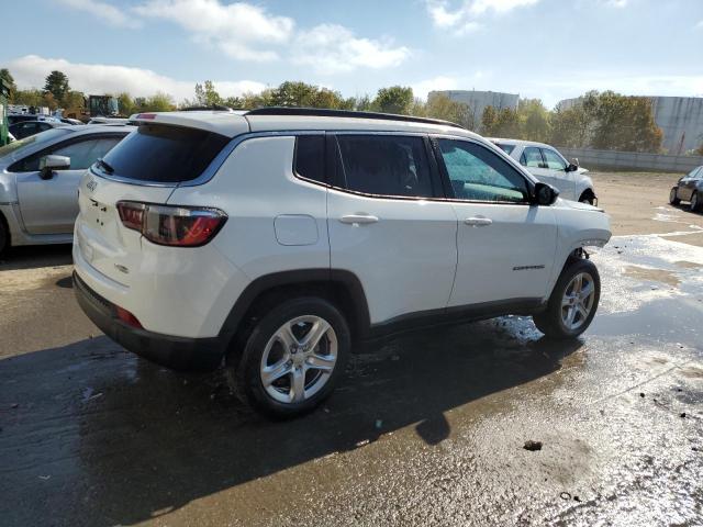 3C4NJDBN5PT548057 - 2023 JEEP COMPASS LATITUDE 白色 照片 3