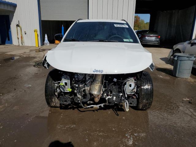 3C4NJDBN5PT548057 - 2023 JEEP COMPASS LATITUDE 白色 照片 5