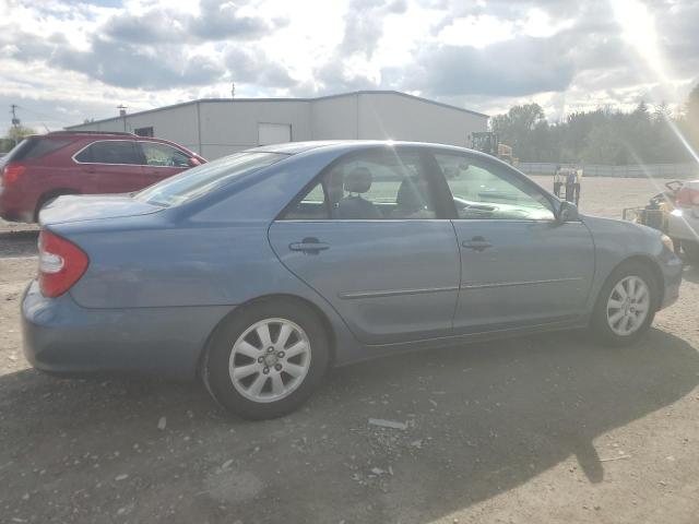 4T1BF30K12U527756 - 2002 TOYOTA CAMRY LE BLUE photo 3