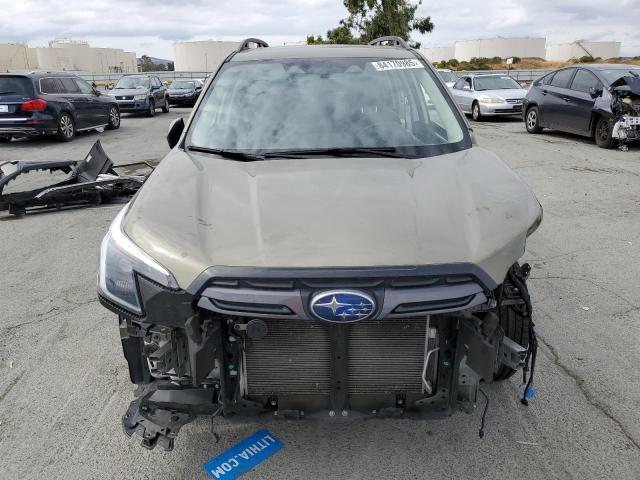 JF2SKAPC7NH493680 - 2022 SUBARU FORESTER LIMITED GREEN photo 5