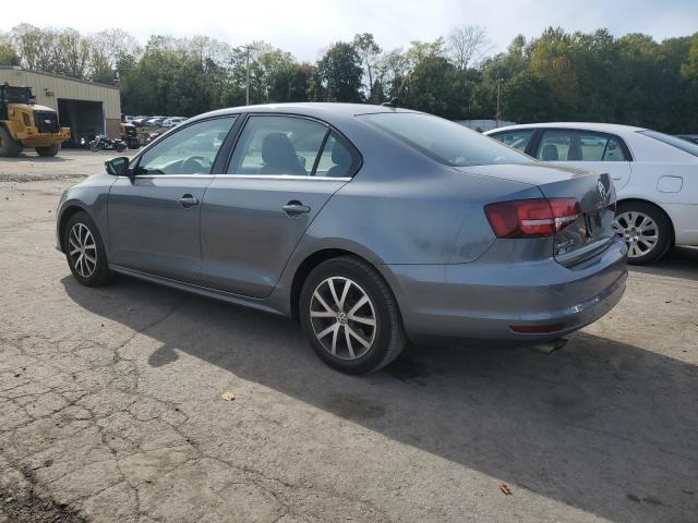 3VWDB7AJ3HM367377 - 2017 VOLKSWAGEN JETTA SE GRAY photo 2