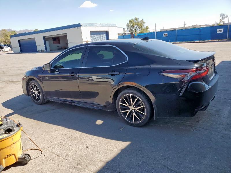 4T1G11AK1RU899079 - 2024 TOYOTA CAMRY SE NIGHT SHADE BLACK photo 2