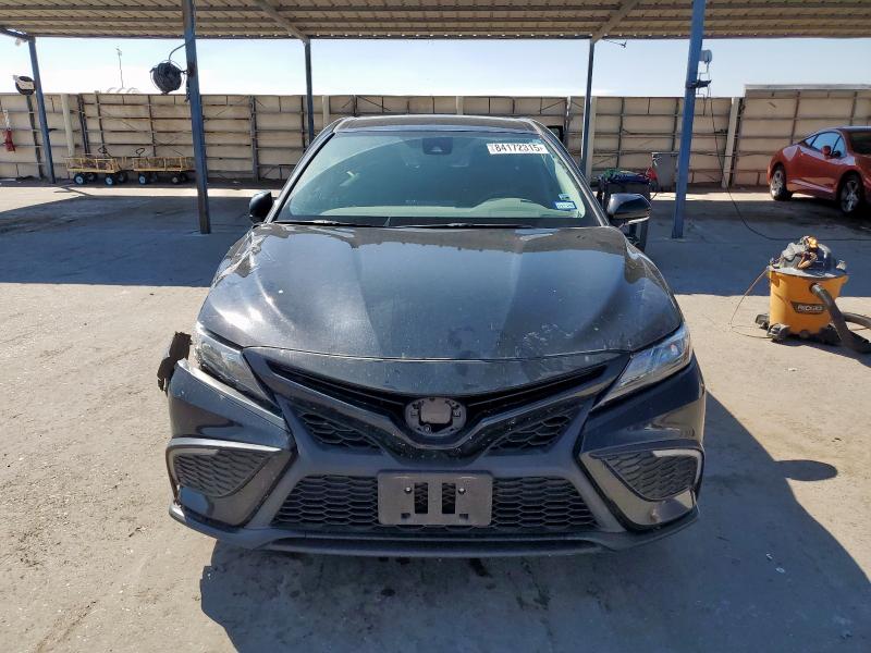 4T1G11AK1RU899079 - 2024 TOYOTA CAMRY SE NIGHT SHADE BLACK photo 5