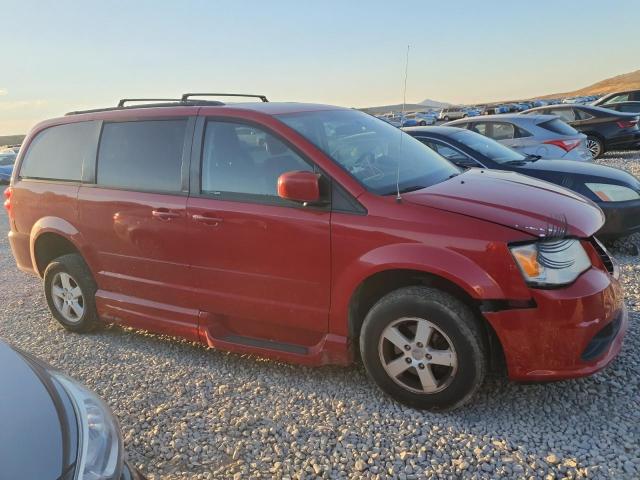 2C4RDGCG3DR637568 - 2013 DODGE GRAND CARAVAN SXT RED photo 4