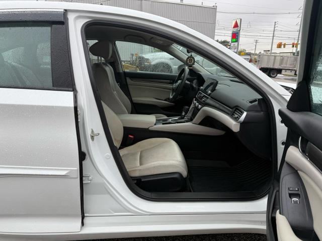 1HGCV1F13KA123066 - 2019 HONDA ACCORD LX WHITE photo 5