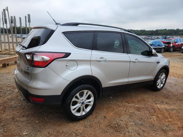 1FMCU9GD2JUB39549 - 2018 FORD ESCAPE SE SILVER photo 3