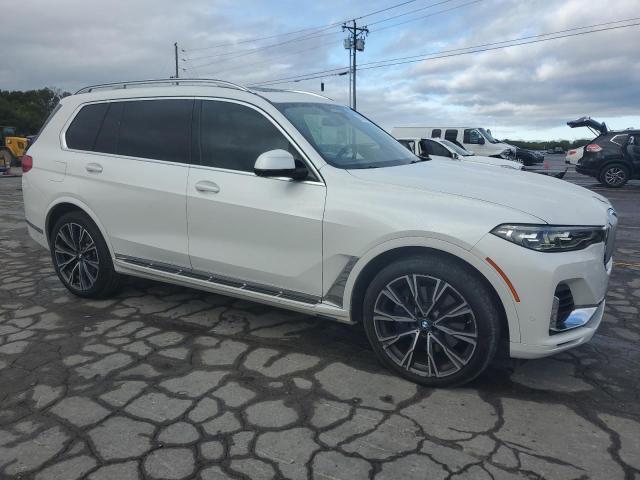 5UXCX4C53KLS37640 - 2019 BMW X7 XDRIVE50I WHITE photo 4