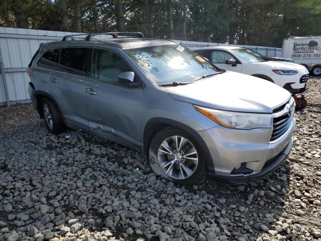 5TDJKRFH6FS204940 - 2015 TOYOTA HIGHLANDER XLE SILVER photo 4
