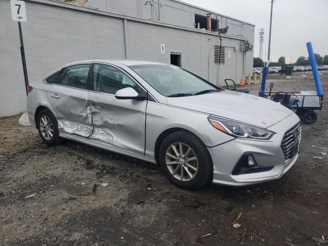5NPE24AF7KH779705 - 2019 HYUNDAI SONATA SE SILVER photo 4
