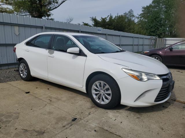 4T4BF1FK6FR498407 - 2015 TOYOTA CAMRY LE 白色 照片 4