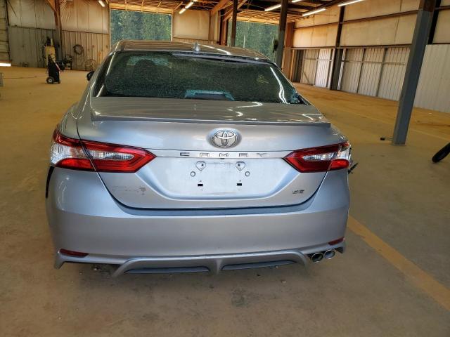 4T1G11AK6LU508743 - 2020 TOYOTA CAMRY SE SILVER photo 11