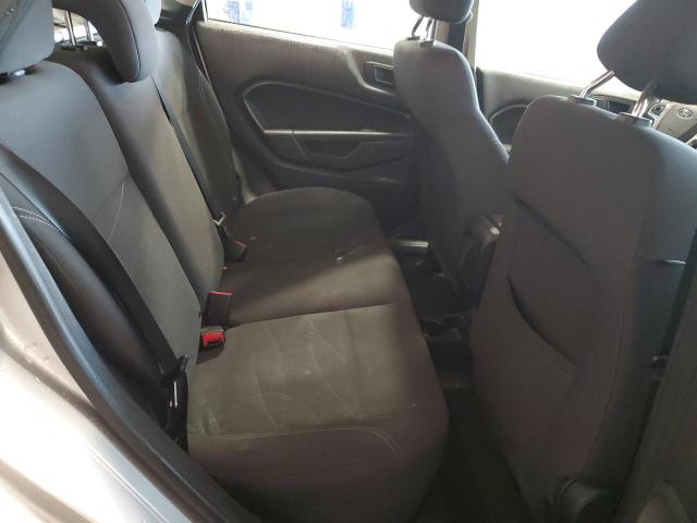 3FADP4BJ9JM122094 - 2018 FORD FIESTA SE SILVER photo 10