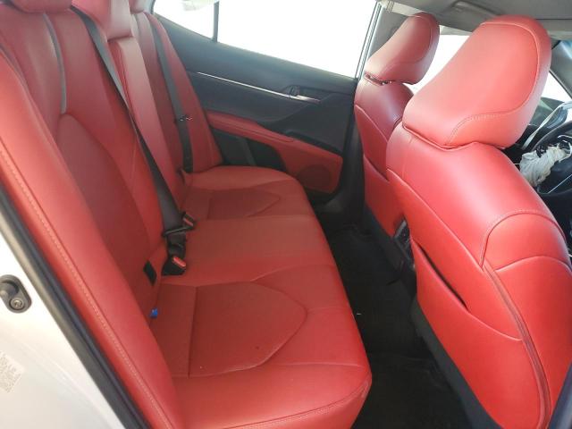 4T1B61HK7JU645396 - 2018 TOYOTA CAMRY XSE 白色 照片 10