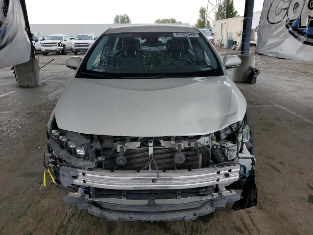 JTDKARFP7H3045655 - 2017 TOYOTA PRIUS PRIM Ақ фото 5