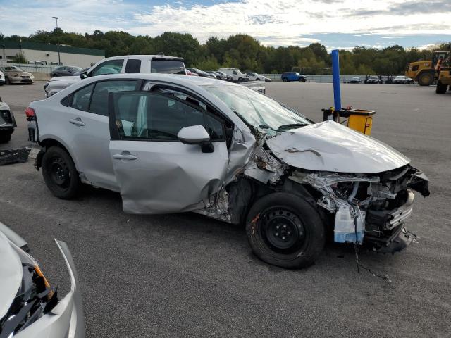 5YFB4MDE1RP158215 - 2024 TOYOTA COROLLA LE 银色 照片 4