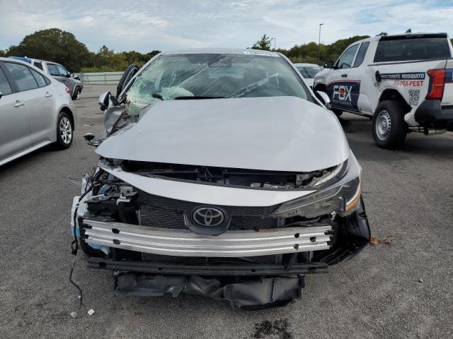 5YFB4MDE1RP158215 - 2024 TOYOTA COROLLA LE 银色 照片 5