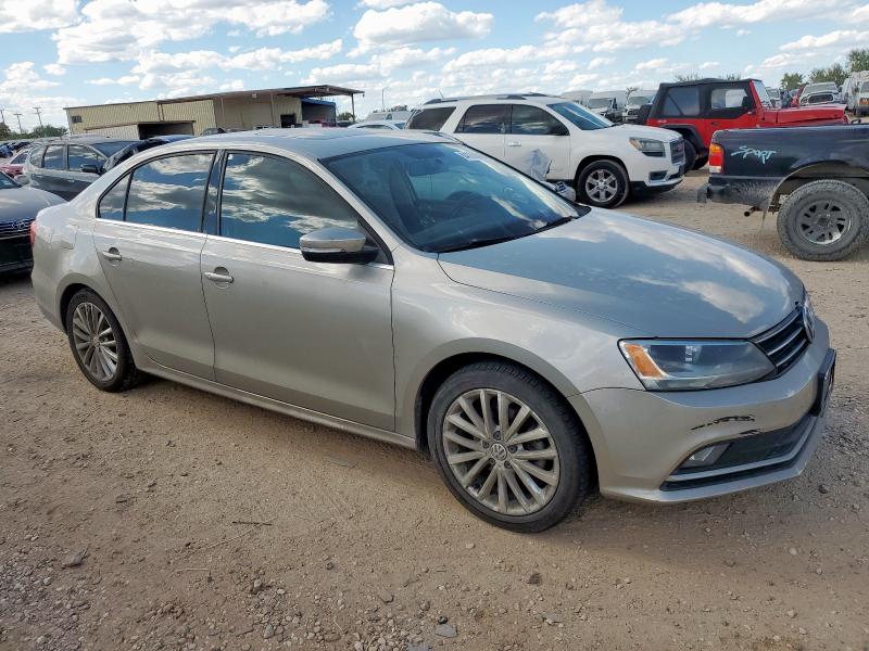 3VWD07AJ4FM340577 - 2015 VOLKSWAGEN JETTA SE ბეჟი ფოტო 4