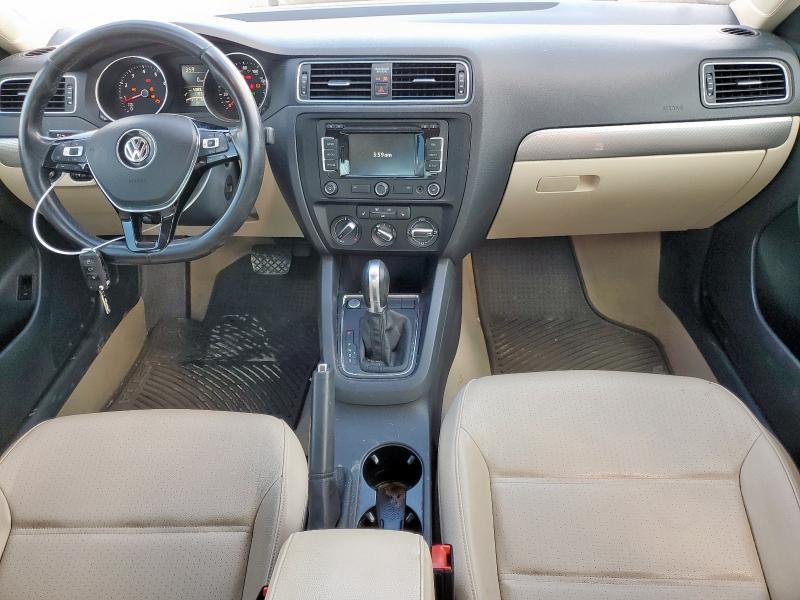 3VWD07AJ4FM340577 - 2015 VOLKSWAGEN JETTA SE ბეჟი ფოტო 8