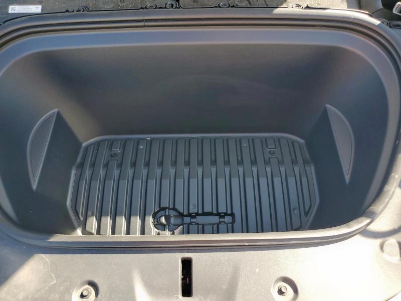 7SAYGDEE6NA011927 - 2022 TESLA MODEL Y WHITE photo 11