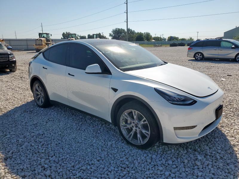 7SAYGDEE6NA011927 - 2022 TESLA MODEL Y WHITE photo 4
