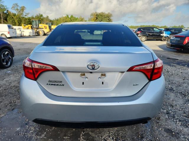 5YFBURHE4KP897544 - 2019 TOYOTA COROLLA L ვერცხლისფერი ფოტო 6