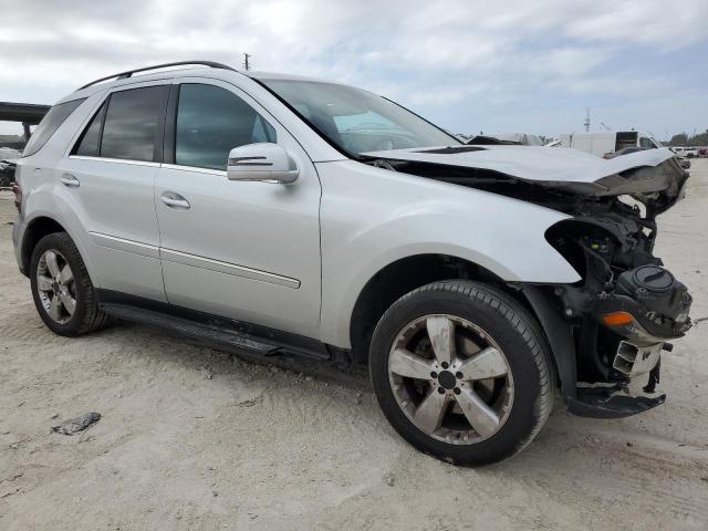 4JGBB8GB0BA663814 - 2011 MERCEDES-BENZ ML 350 4MATIC SILVER photo 4