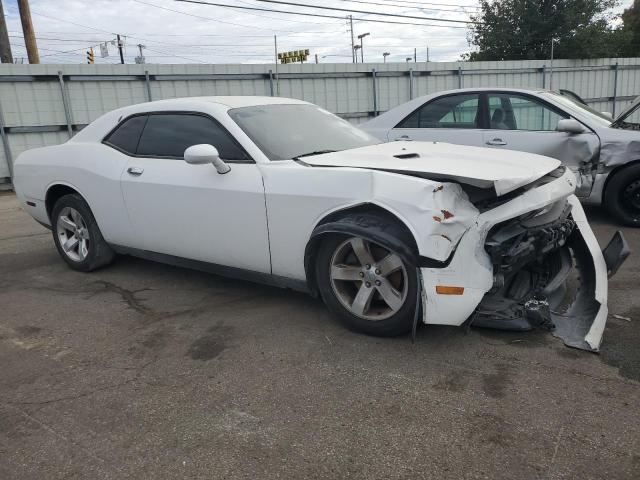 2B3CJ4DG7BH542043 - 2011 DODGE CHALLENGER WHITE photo 4