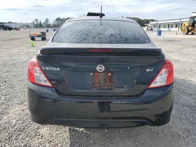 3N1CN7AP0JL872852 - 2018 NISSAN VERSA S BLACK photo 6