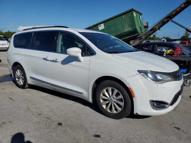 2C4RC1BG5HR576411 - 2017 CHRYSLER PACIFICA TOURING L WHITE photo 4