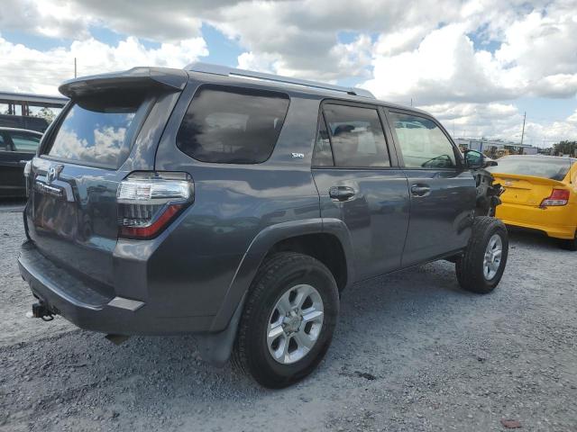 JTEBU5JR4H5418319 - 2017 TOYOTA 4RUNNER SR5/SR5 PREMIUM Сұр фото 3