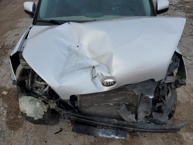 KNDJT2A68D7588074 - 2013 KIA SOUL + SILVER photo 12