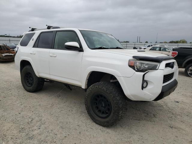 JTEBU5JR6F5234674 - 2015 TOYOTA 4RUNNER SR5/SR5 PREMIUM WHITE photo 4