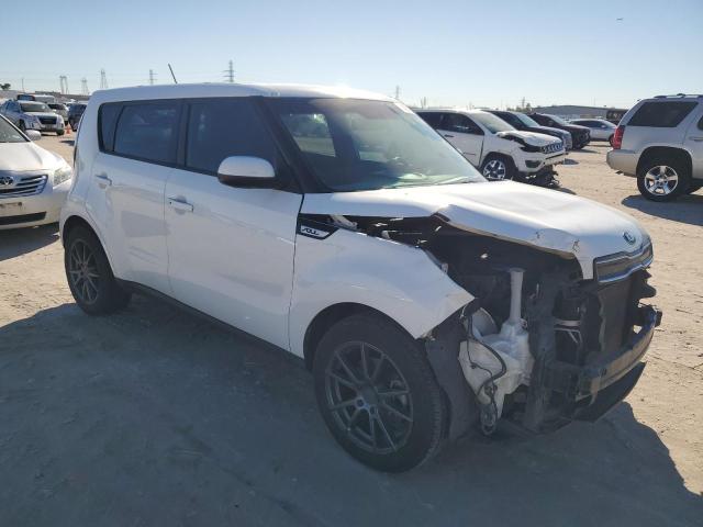 KNDJP3A52H7467239 - 2017 KIA SOUL + WHITE photo 4