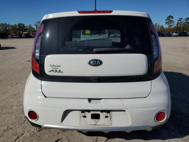 KNDJP3A52H7467239 - 2017 KIA SOUL + WHITE photo 6