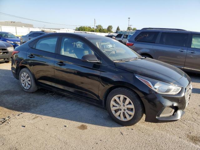 3KPC24A32JE005782 - 2018 HYUNDAI ACCENT SE أسود صورة 4