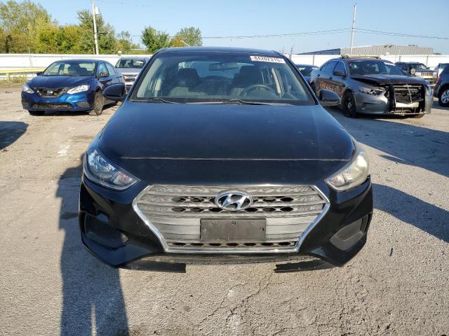 3KPC24A32JE005782 - 2018 HYUNDAI ACCENT SE أسود صورة 5