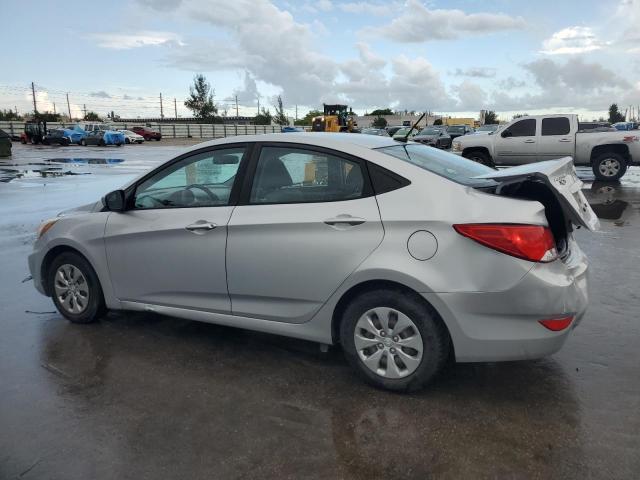 KMHCT4AE5HU211328 - 2017 HYUNDAI ACCENT SE SILVER photo 2