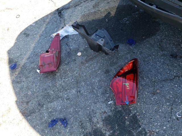 5XYZTDLB5HG386424 - 2017 HYUNDAI SANTA FE SPORT SILVER photo 13