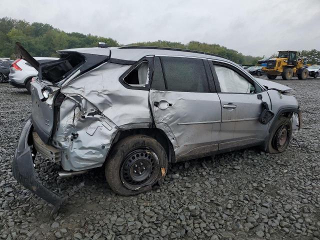 2T3F1RFV3LC076845 - 2020 TOYOTA RAV4 LE SILVER photo 3