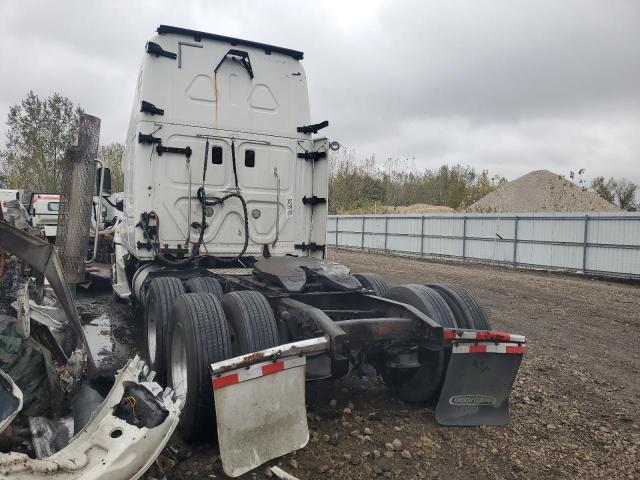 1FUJGLD50FLGB2902 - 2015 FREIGHTLINER CASCADIA WHITE photo 4