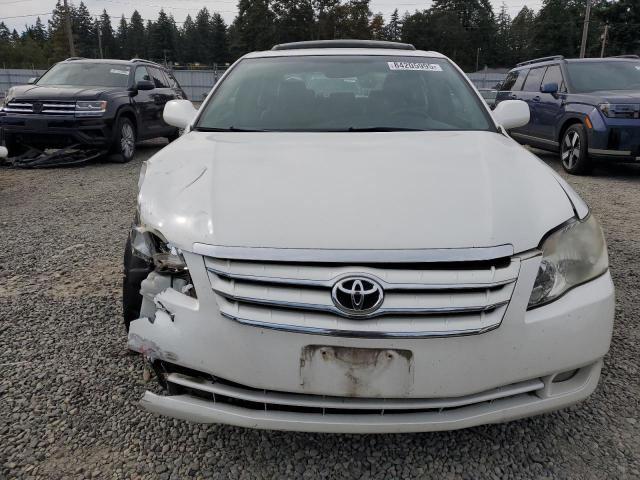 4T1BK36B56U131290 - 2006 TOYOTA AVALON XL WHITE photo 5