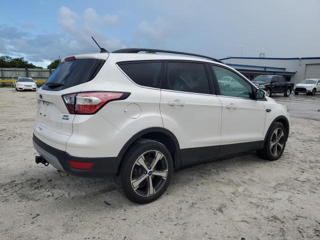 1FMCU9HD6JUB42811 - 2018 FORD ESCAPE SEL თეთრი ფოტო 3