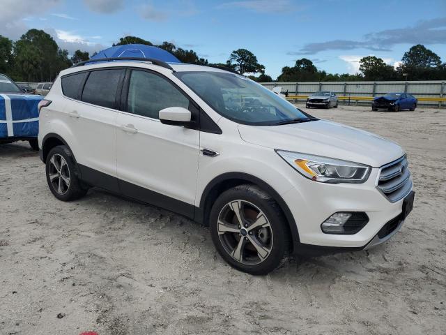 1FMCU9HD6JUB42811 - 2018 FORD ESCAPE SEL თეთრი ფოტო 4