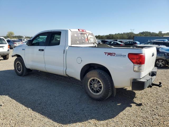 5TFUY5F13CX231235 - 2012 TOYOTA TUNDRA DOUBLE CAB SR5 WHITE photo 2