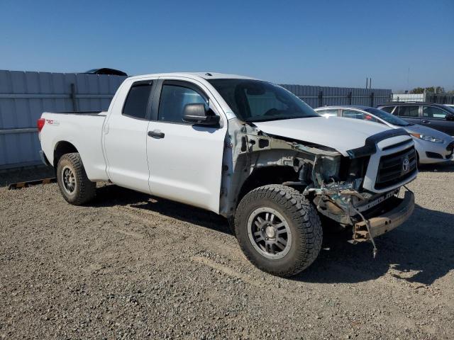 5TFUY5F13CX231235 - 2012 TOYOTA TUNDRA DOUBLE CAB SR5 WHITE photo 4