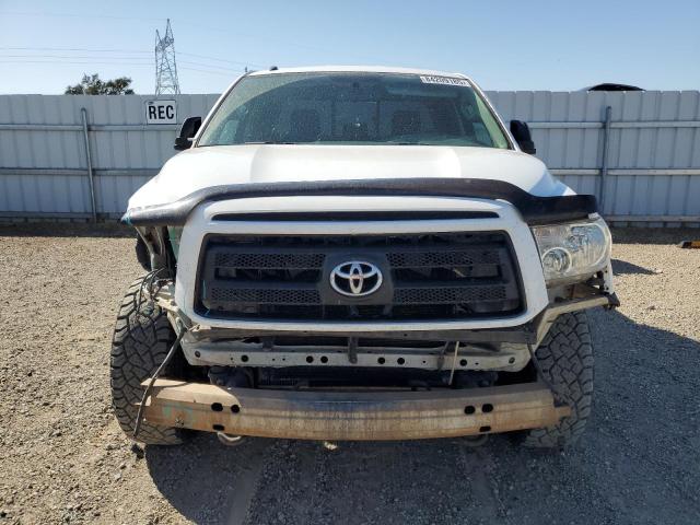 5TFUY5F13CX231235 - 2012 TOYOTA TUNDRA DOUBLE CAB SR5 WHITE photo 5