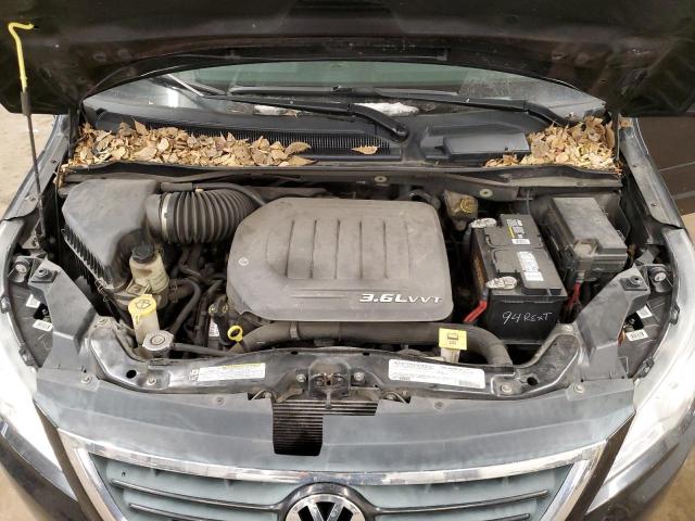 2C4RVAAG8CR393458 - 2012 VOLKSWAGEN ROUTAN S BLACK photo 12