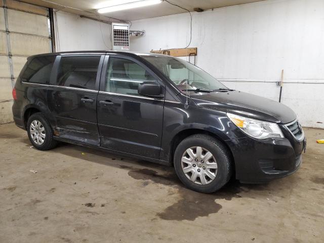 2C4RVAAG8CR393458 - 2012 VOLKSWAGEN ROUTAN S BLACK photo 4