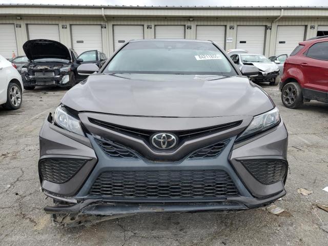 4T1T11AKXNU044258 - 2022 TOYOTA CAMRY SE GRAY photo 5